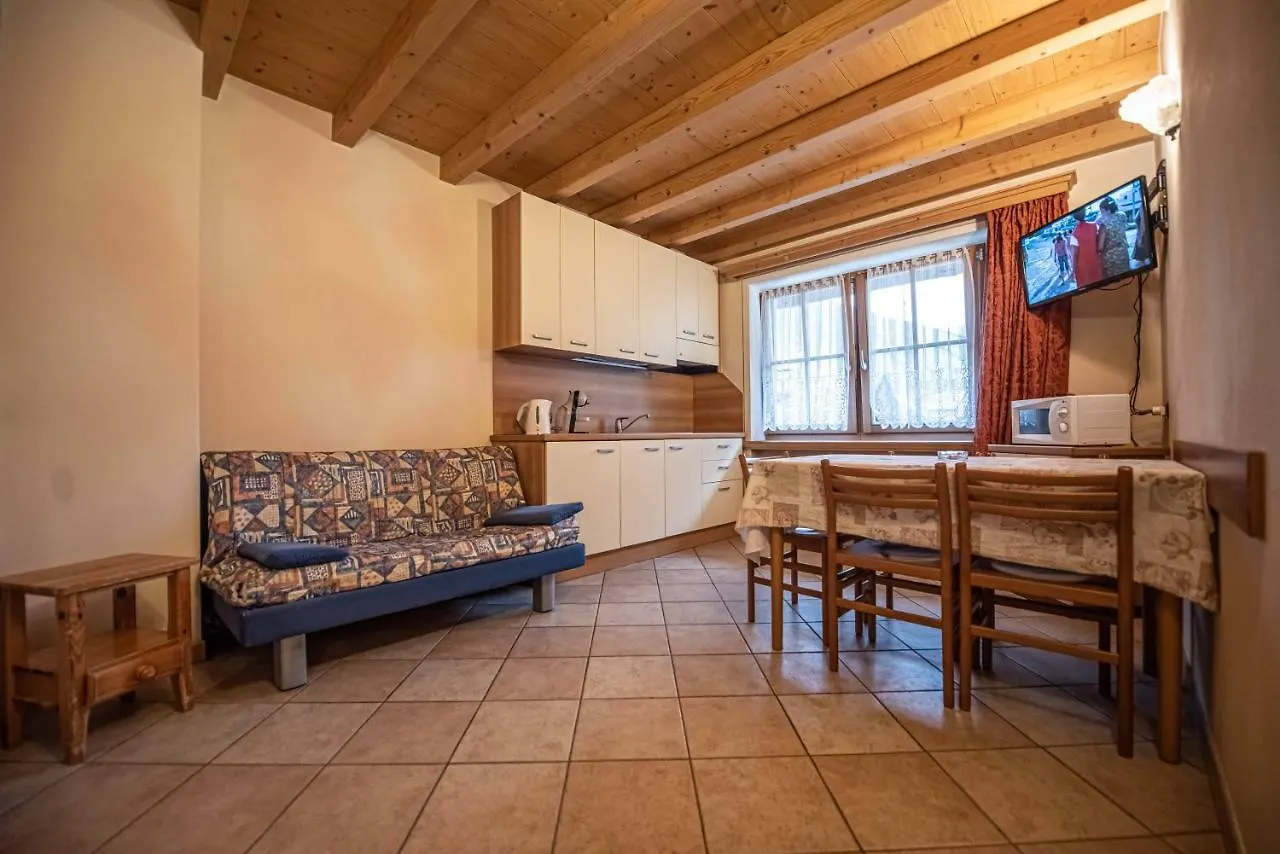 Family House Amalia Myholidayليفينو إيطاليا